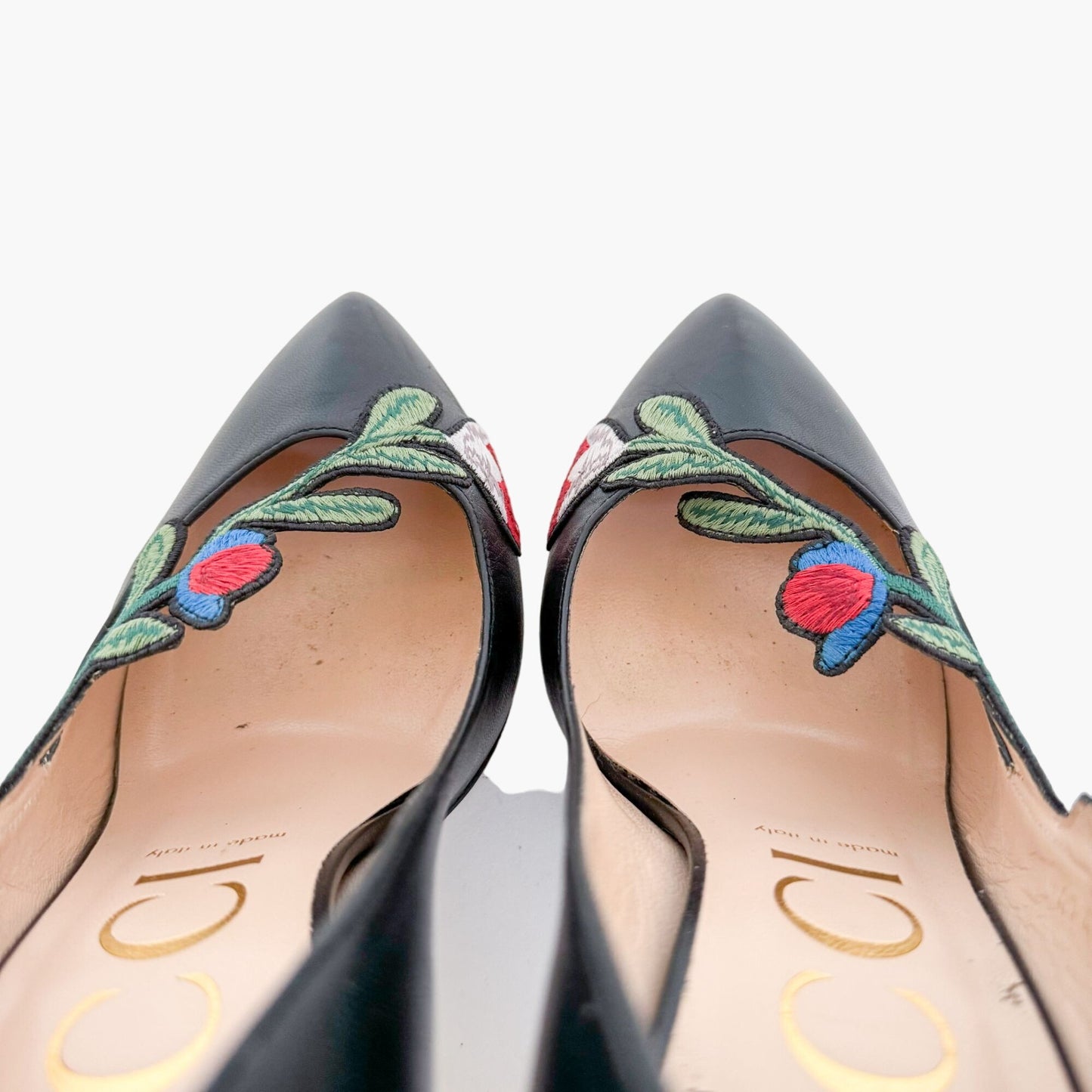 Gucci Ophelia Floral Embroidered Pumps in Black Leather Size 38