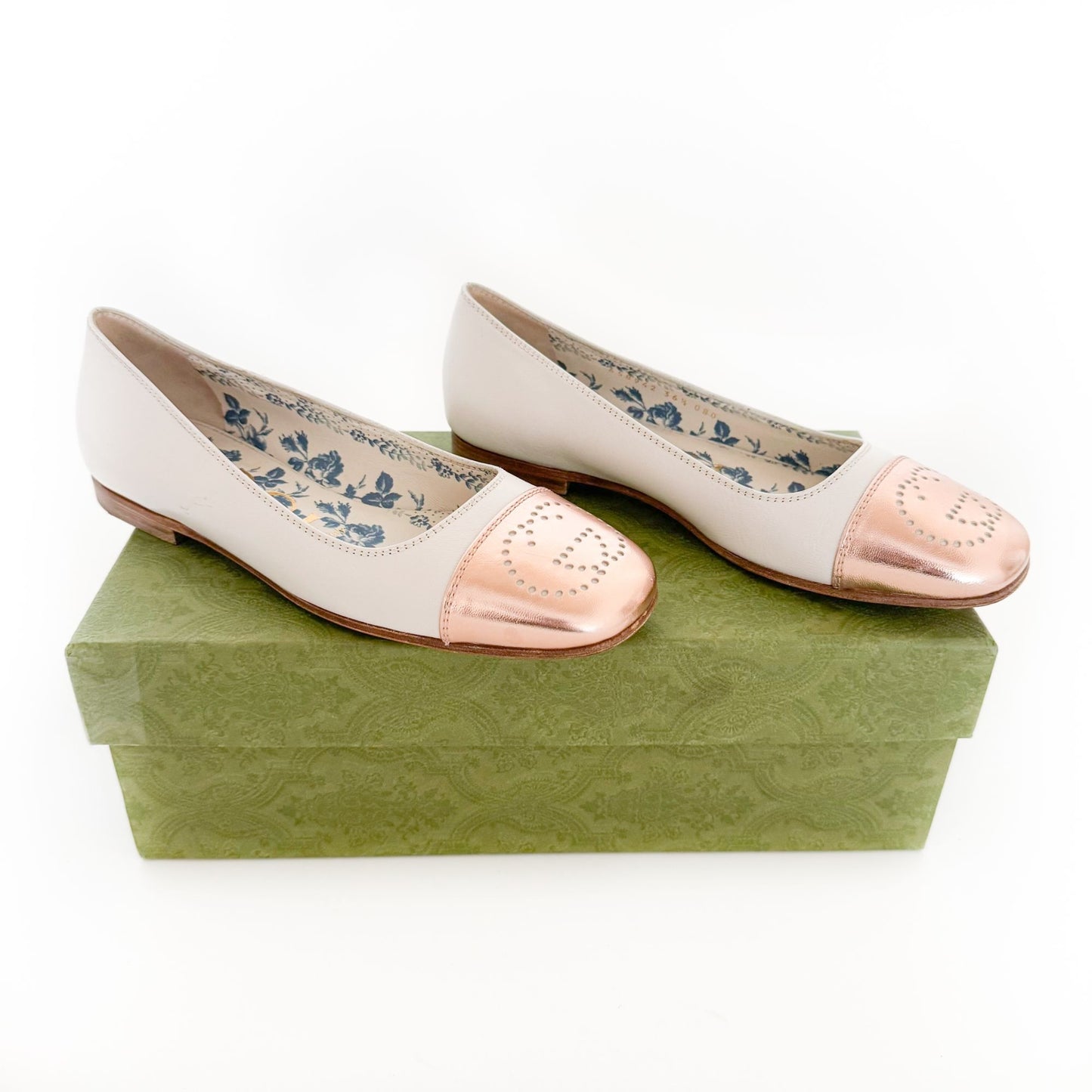 Gucci Hills GG Cap Toe Ballet Flat in Ivory & Metallic Pink Size 36.5