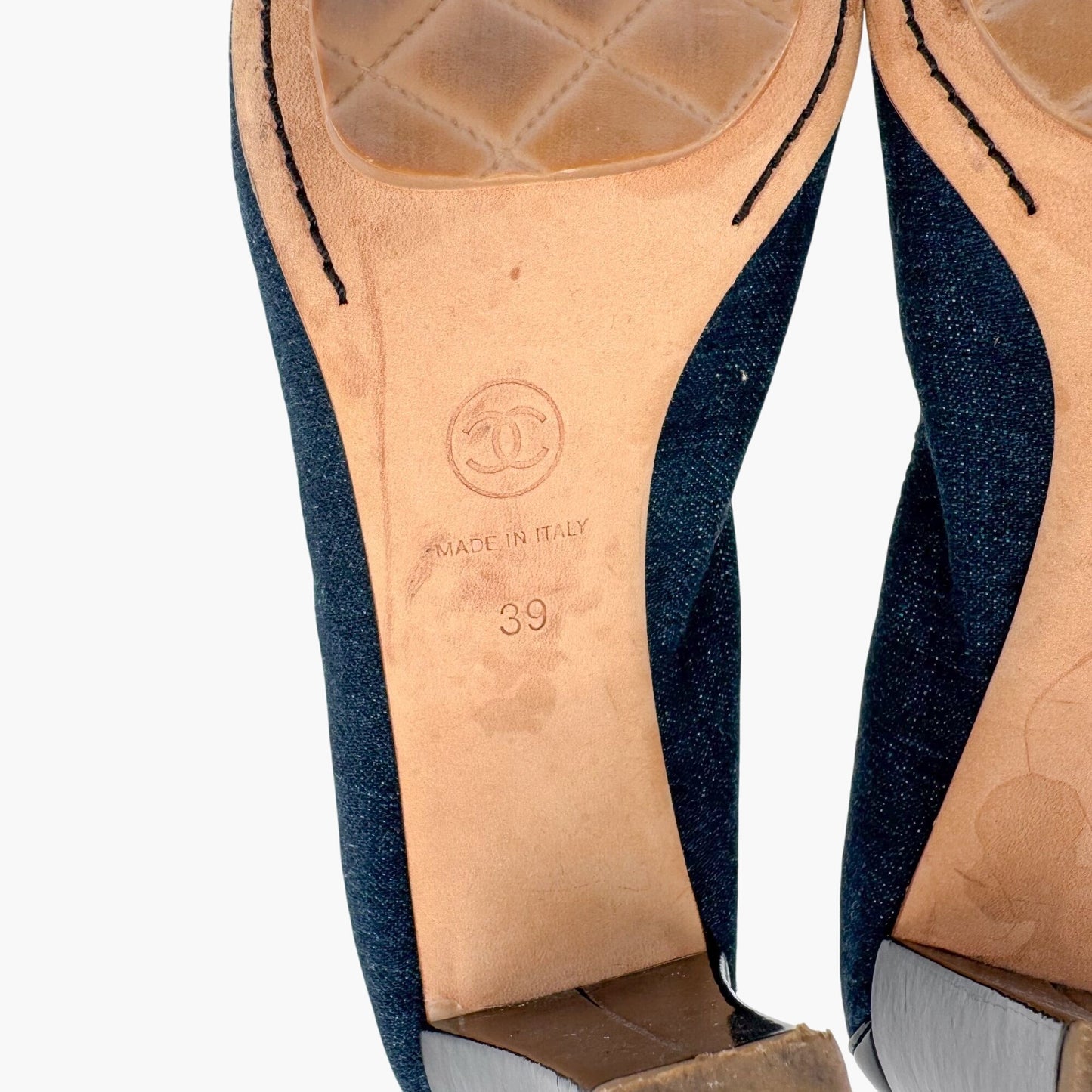 Chanel Elastic CC Cap Toe Pumps in Navy Denim & Patent Leather – Size 39