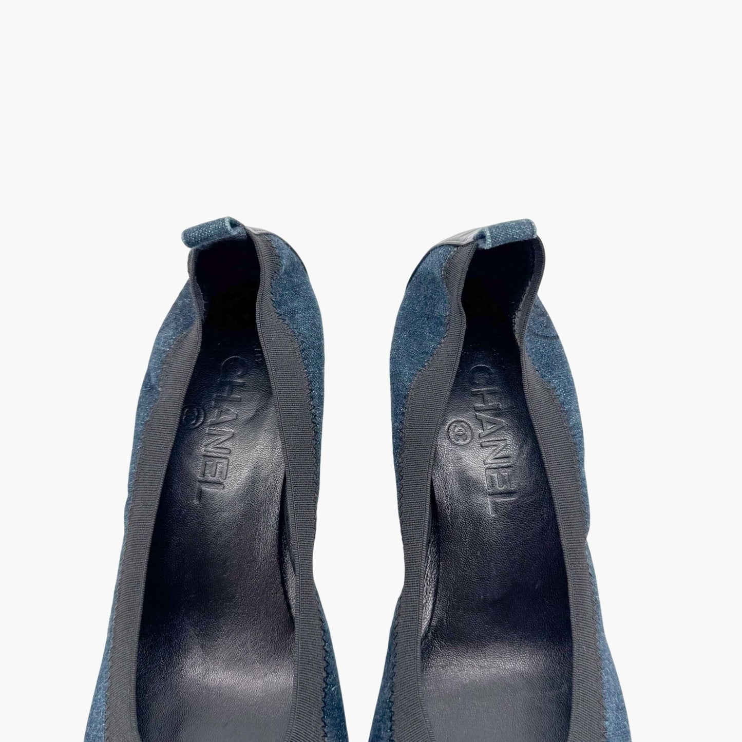 Chanel Elastic CC Cap Toe Pumps in Navy Denim & Patent Leather – Size 39