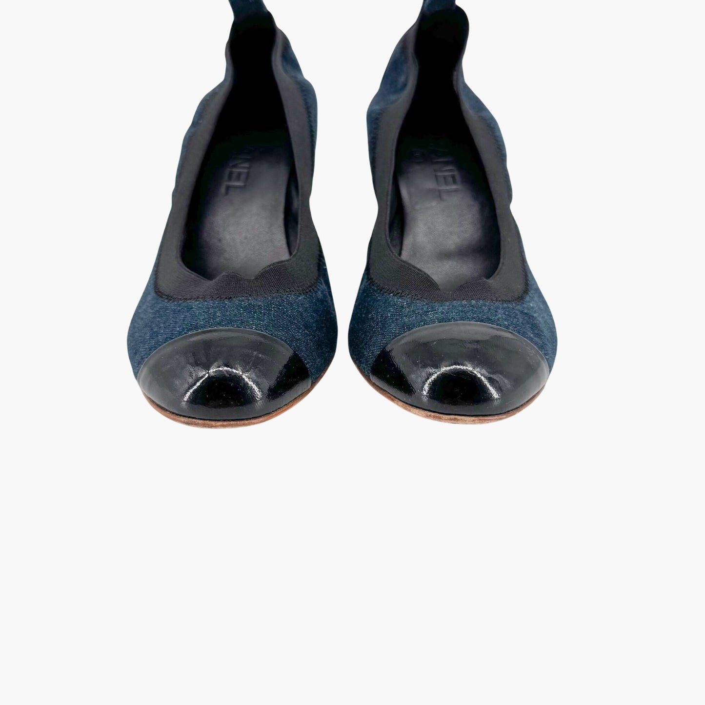 Chanel Elastic CC Cap Toe Pumps in Navy Denim & Patent Leather – Size 39