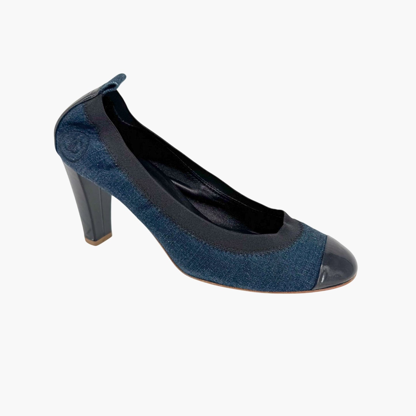 Chanel Elastic CC Cap Toe Pumps in Navy Denim & Patent Leather – Size 39