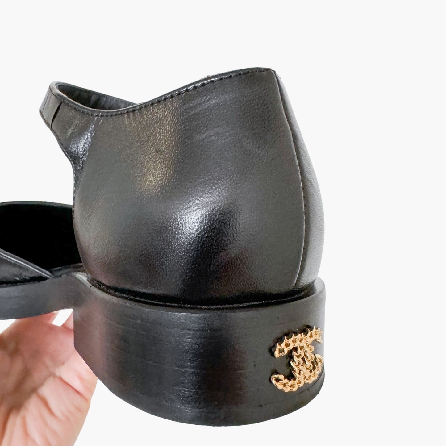 Chanel Cap Toe Mary Jane Flats in Black Leather Size 36.5