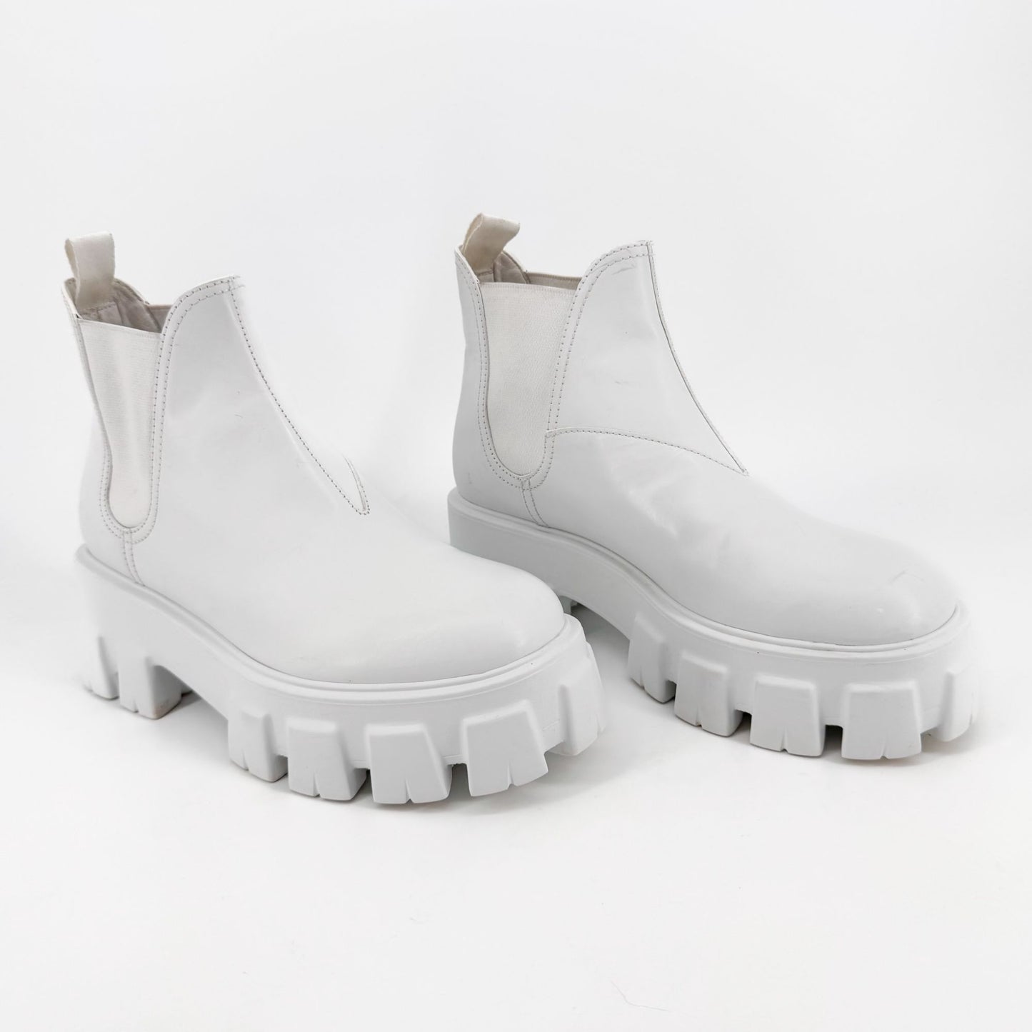Prada Monolith Chelsea Boots in White Leather with Lug Soles – Size 37