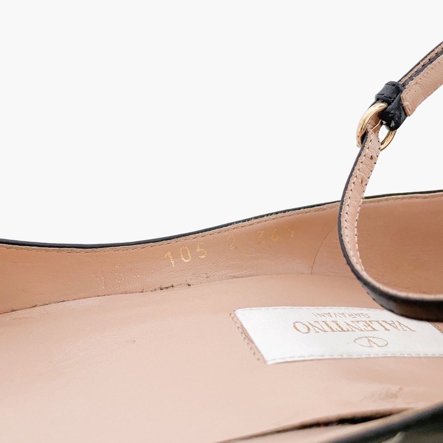 Valentino Garavani Tango Star-Embellished Leather Pumps in Black Size 36.5