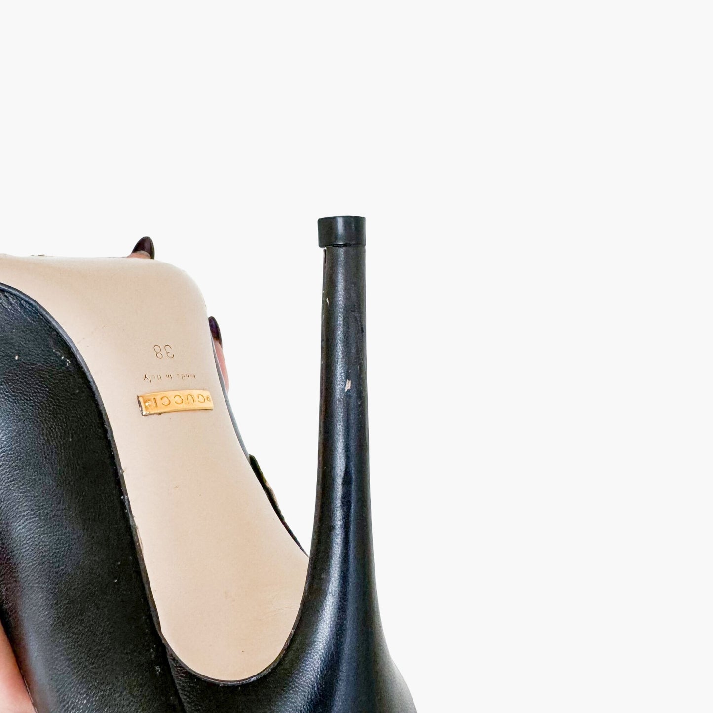 Gucci Ophelia Floral Embroidered Pumps in Black Leather Size 38