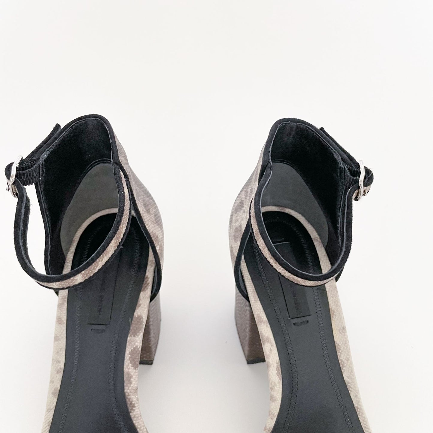 Alexander Wang Abby Sandal in Natural Size 36.5