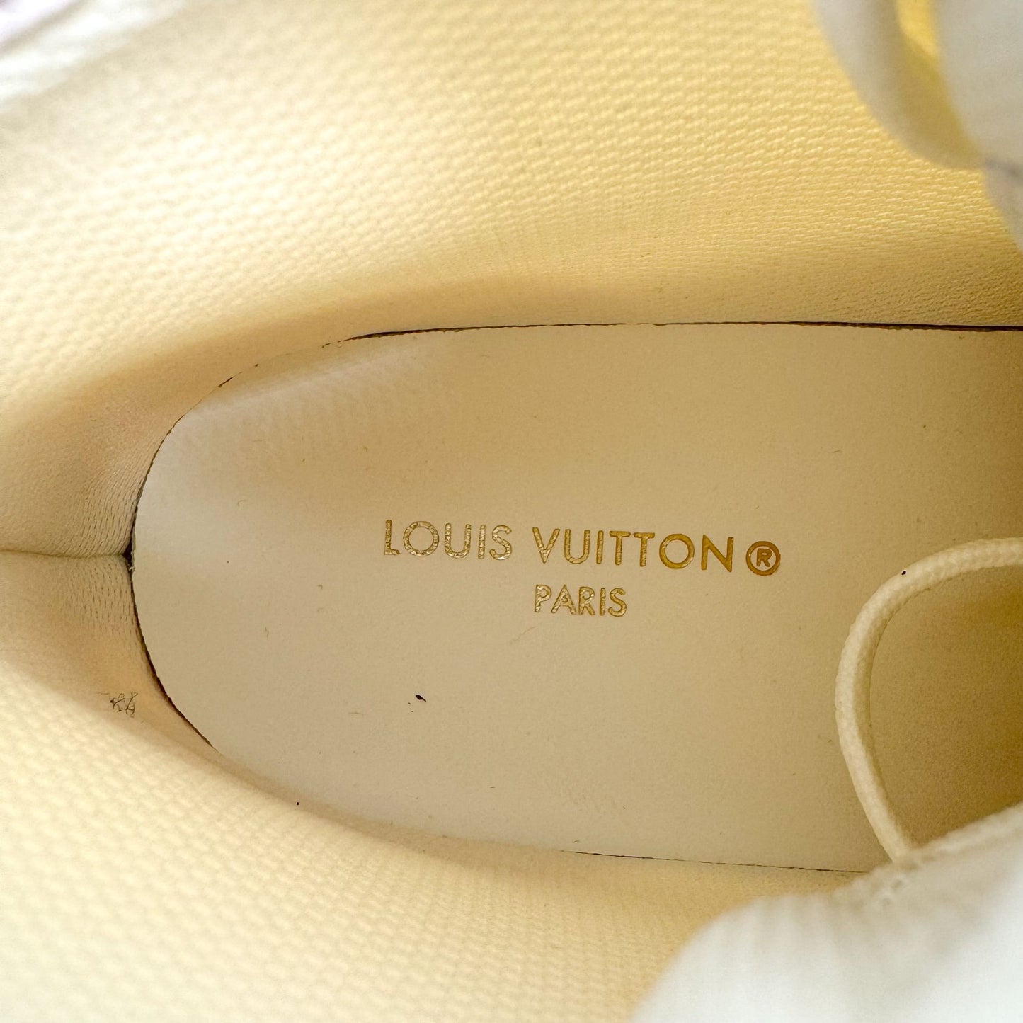 Louis Vuitton Squad Sneaker Boots in White Canvas with Pink Sole – Size 38
