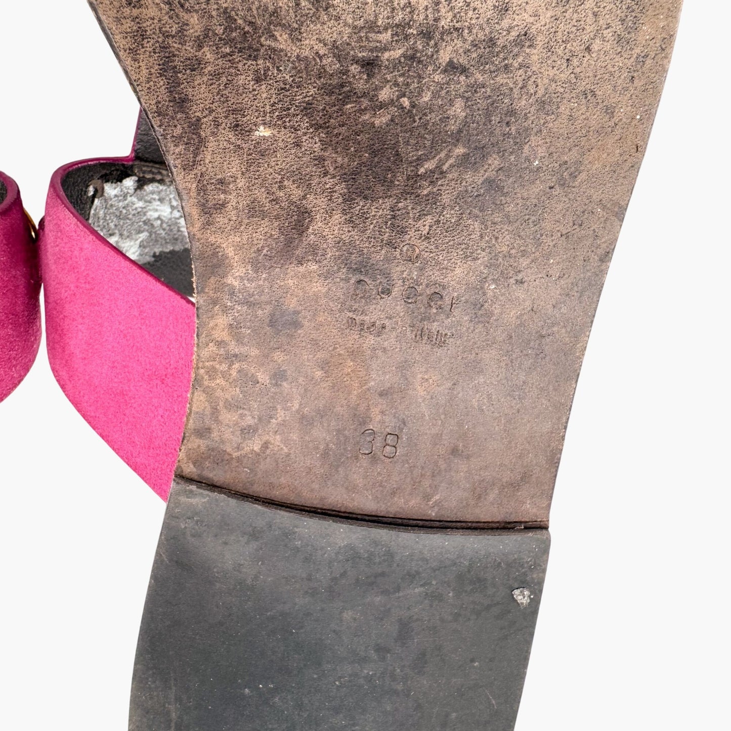 Gucci Horsebit T-Strap Thong Sandals in Fuchsia Pink Suede – Size 38