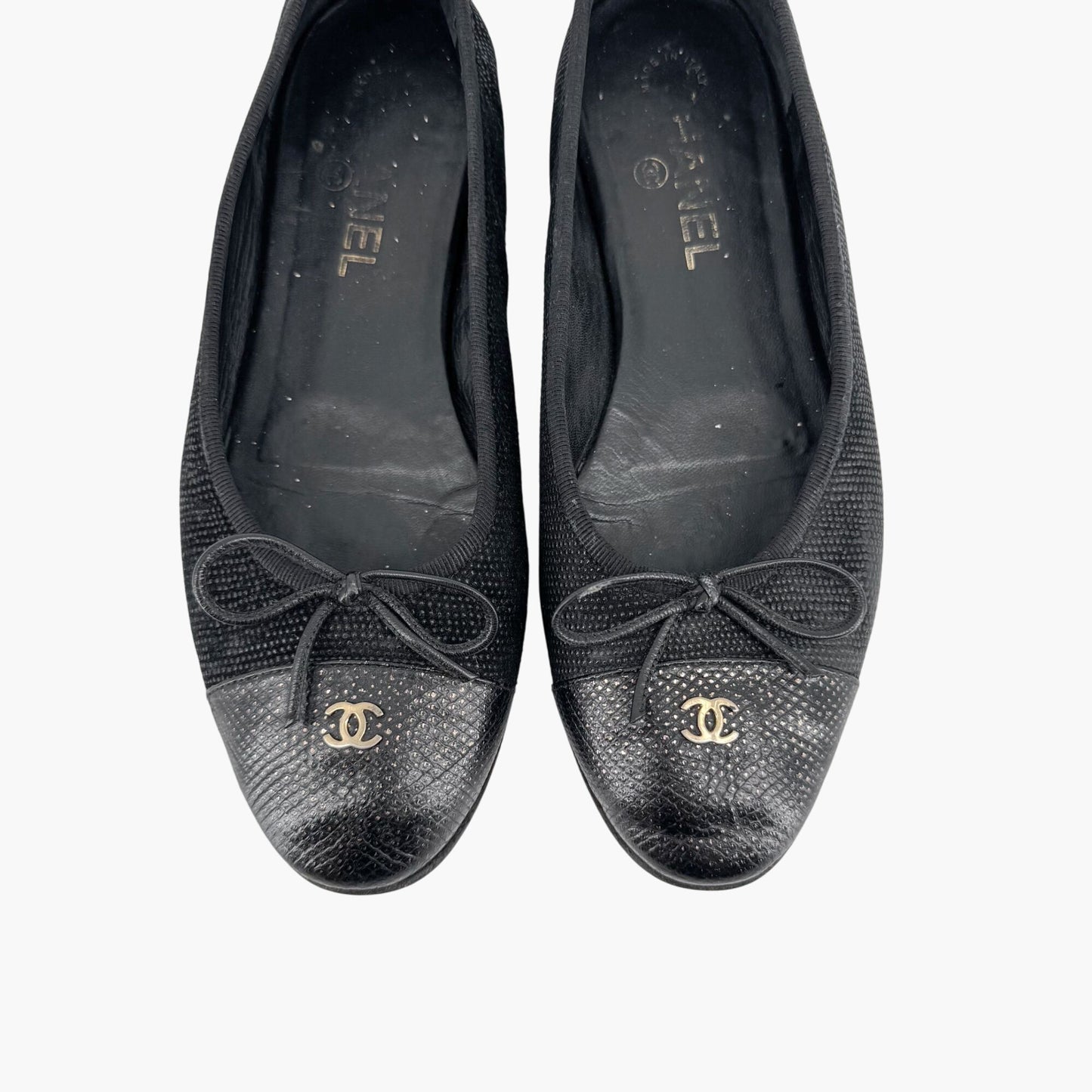 Chanel CC Cap Toe Ballet Flats in Black with Gold Leather Detail – Size 38.5