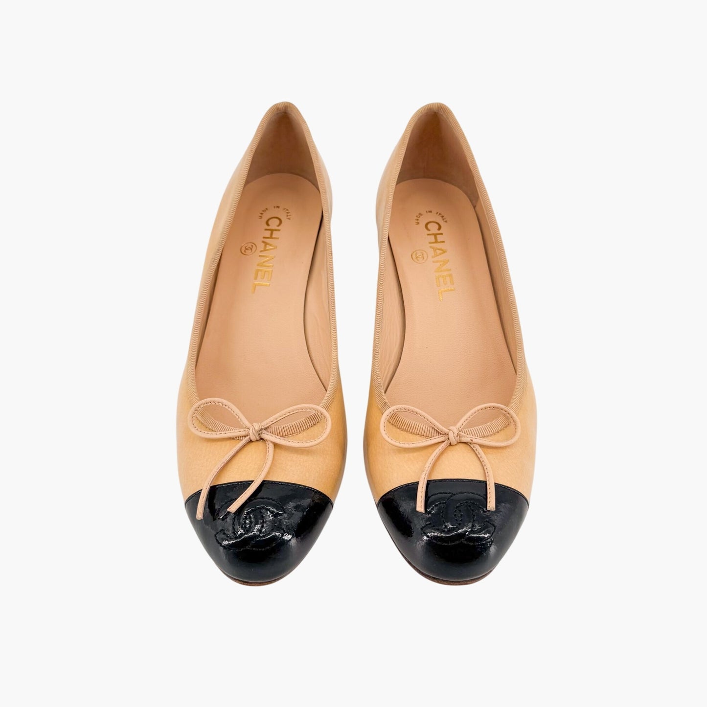 Chanel CC Cap Toe Kitten Pumps in Beige & Black Patent Leather Size 39.5