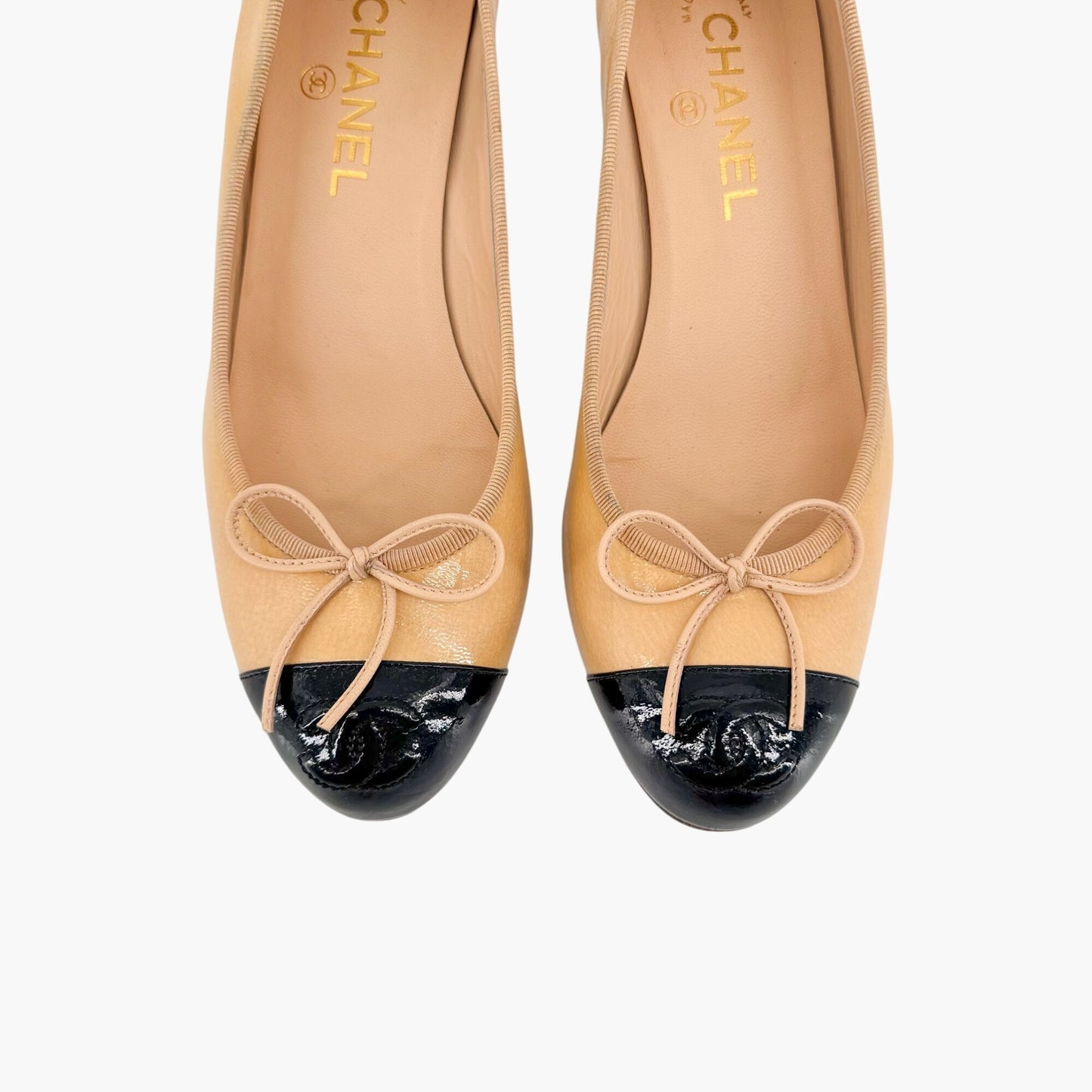 Chanel CC Cap Toe Kitten Pumps in Beige & Black Patent Leather Size 39.5