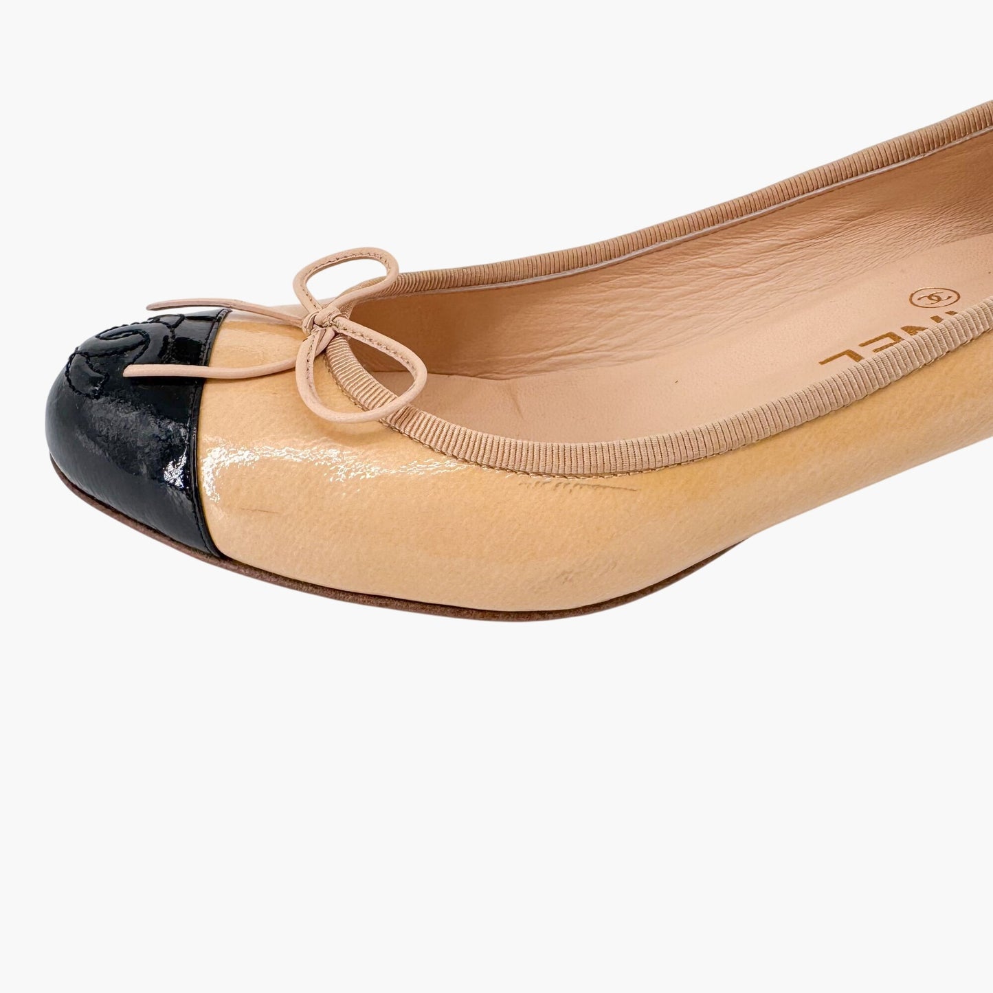 Chanel CC Cap Toe Kitten Pumps in Beige & Black Patent Leather Size 39.5