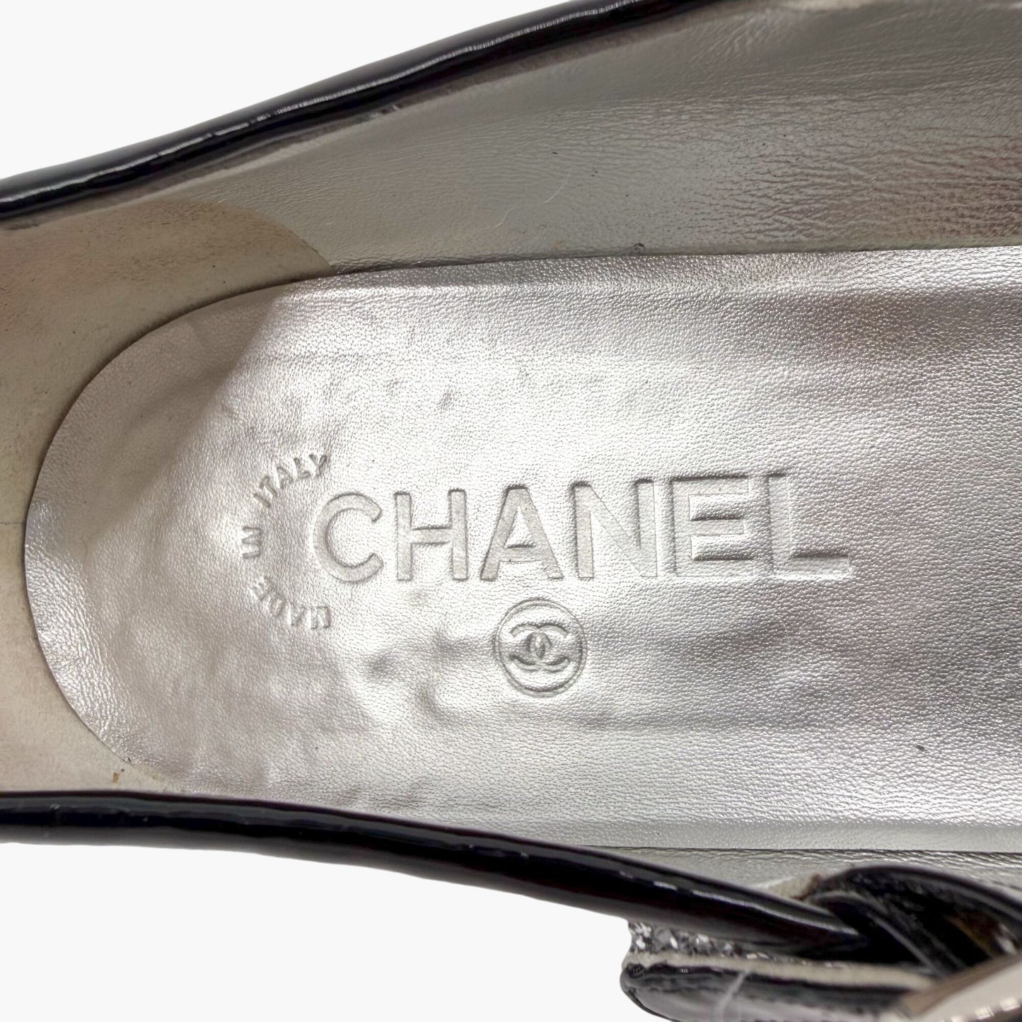 Chanel Silver Glitter CC Cap Toe Mary Jane Pumps Size 41.5