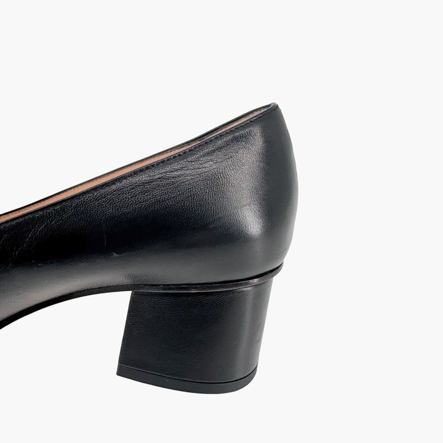 Gucci Black Leather Sylvie Chain Block Heel Pumps – Size 37