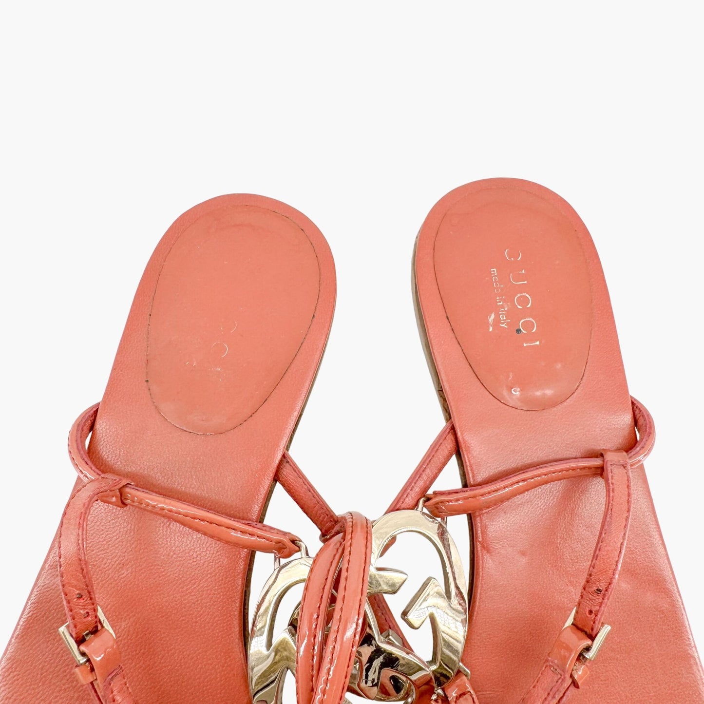 Gucci GG Heart T-Strap Flat Sandals in Coral Rose Leather Size 37