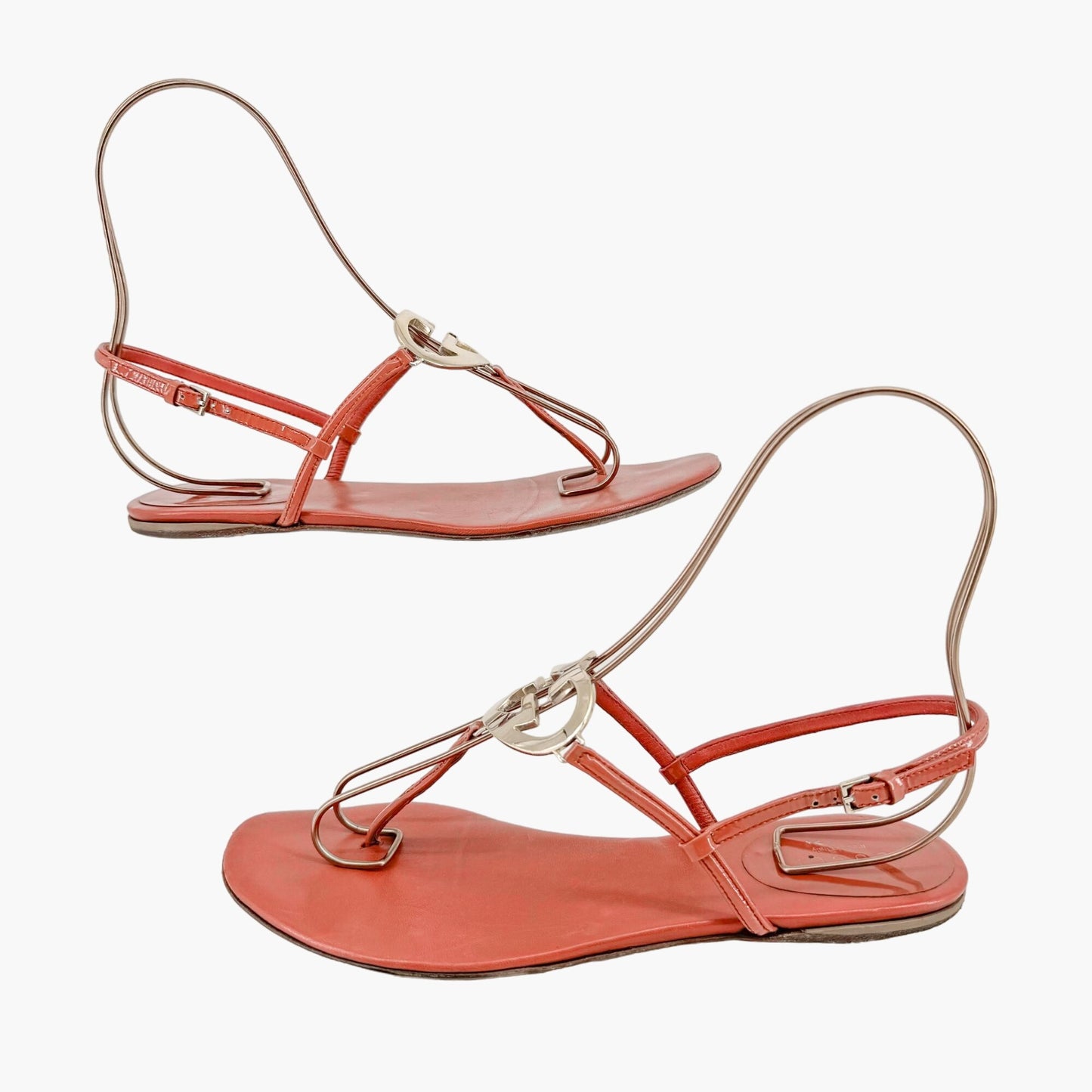 Gucci GG Heart T-Strap Flat Sandals in Coral Rose Leather Size 37