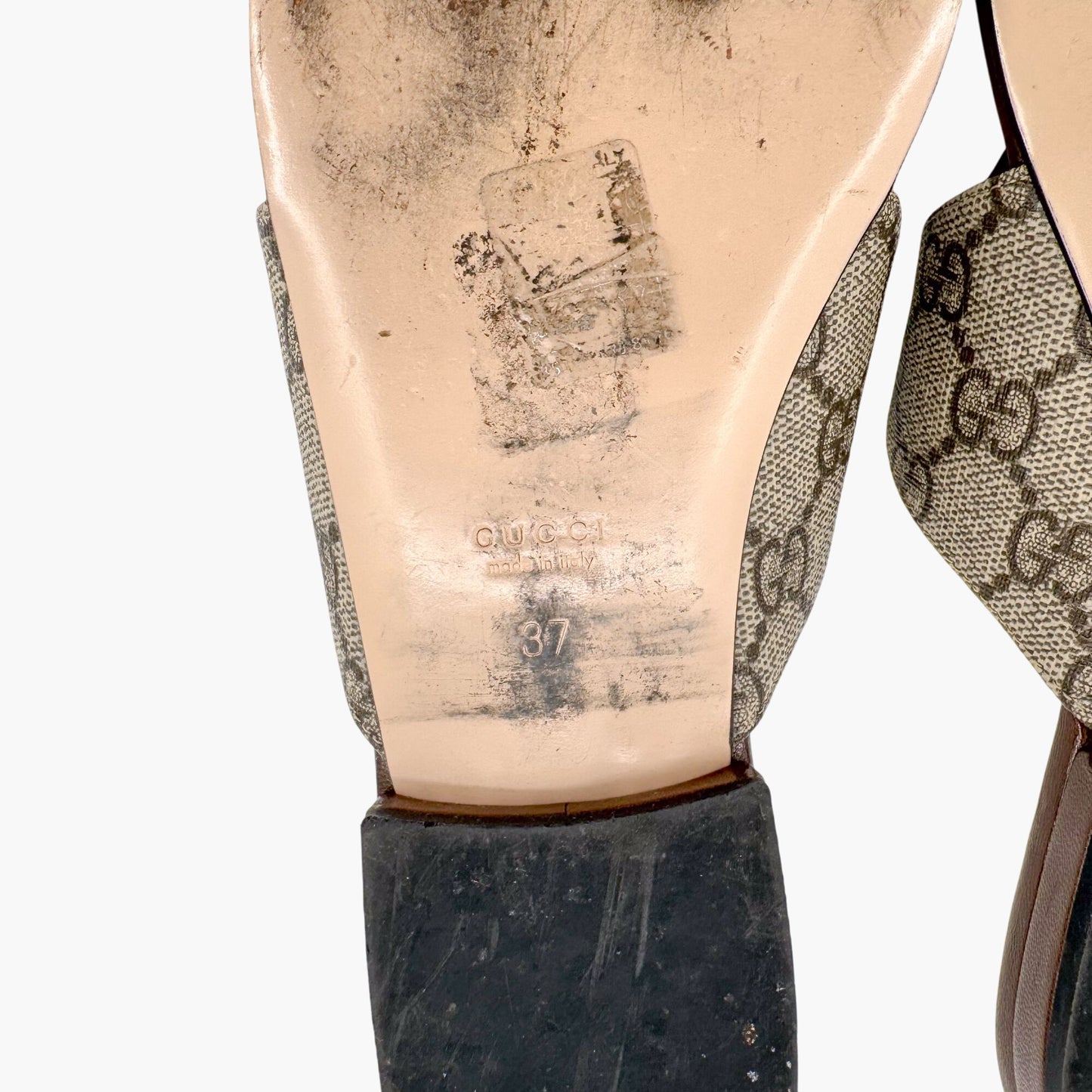 Gucci Blondie GG Canvas Thong Sandals in Beige & Brown – Size 37