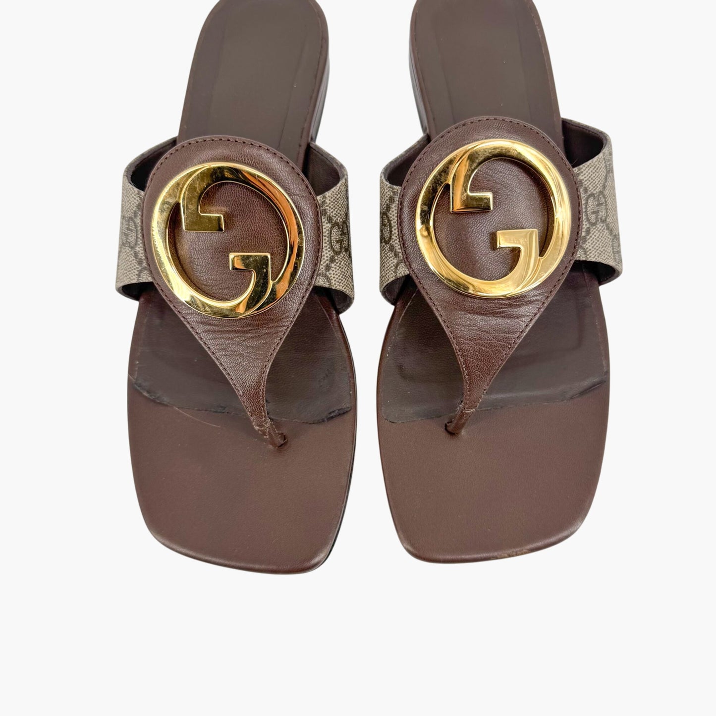 Gucci Blondie GG Canvas Thong Sandals in Beige & Brown – Size 37