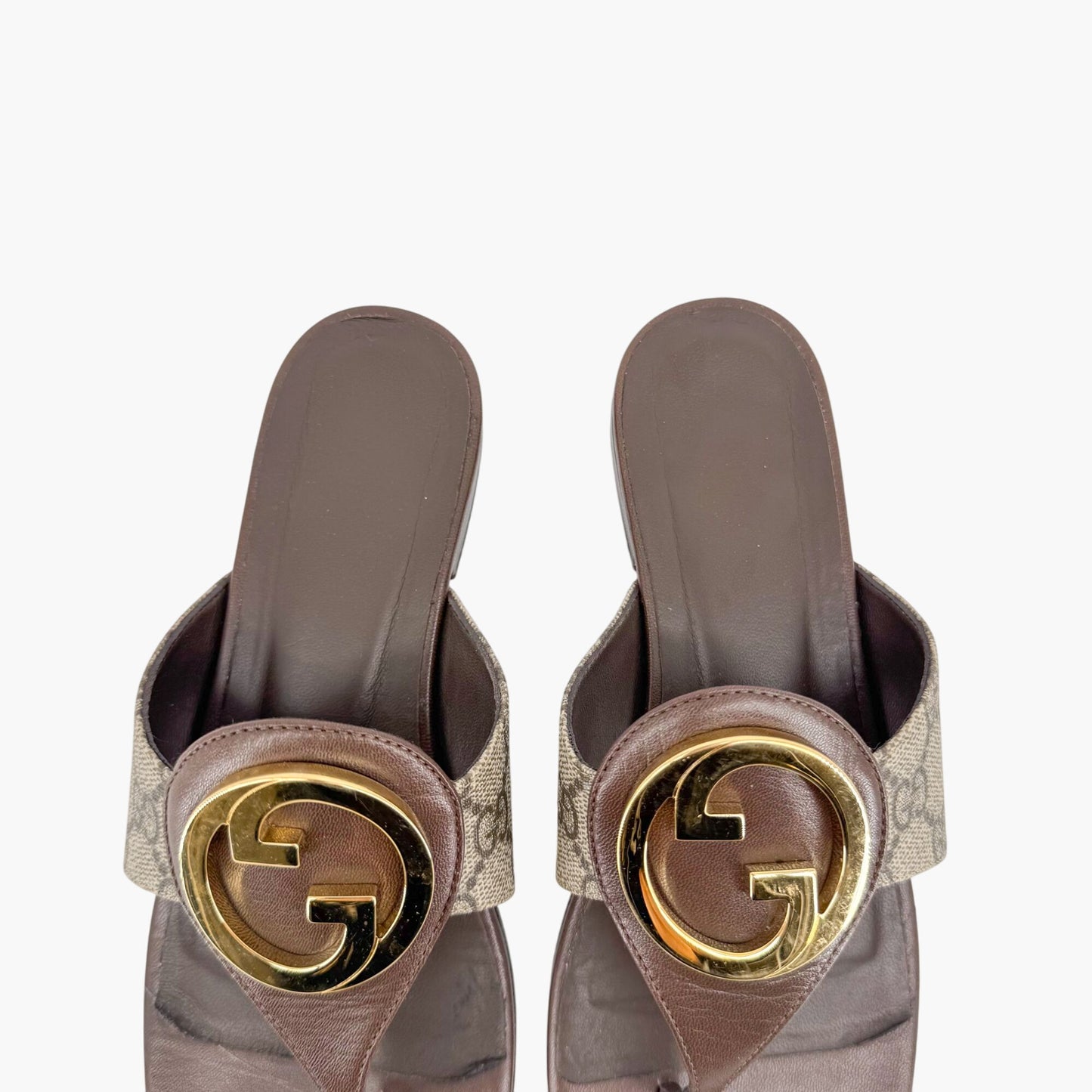 Gucci Blondie GG Canvas Thong Sandals in Beige & Brown – Size 37