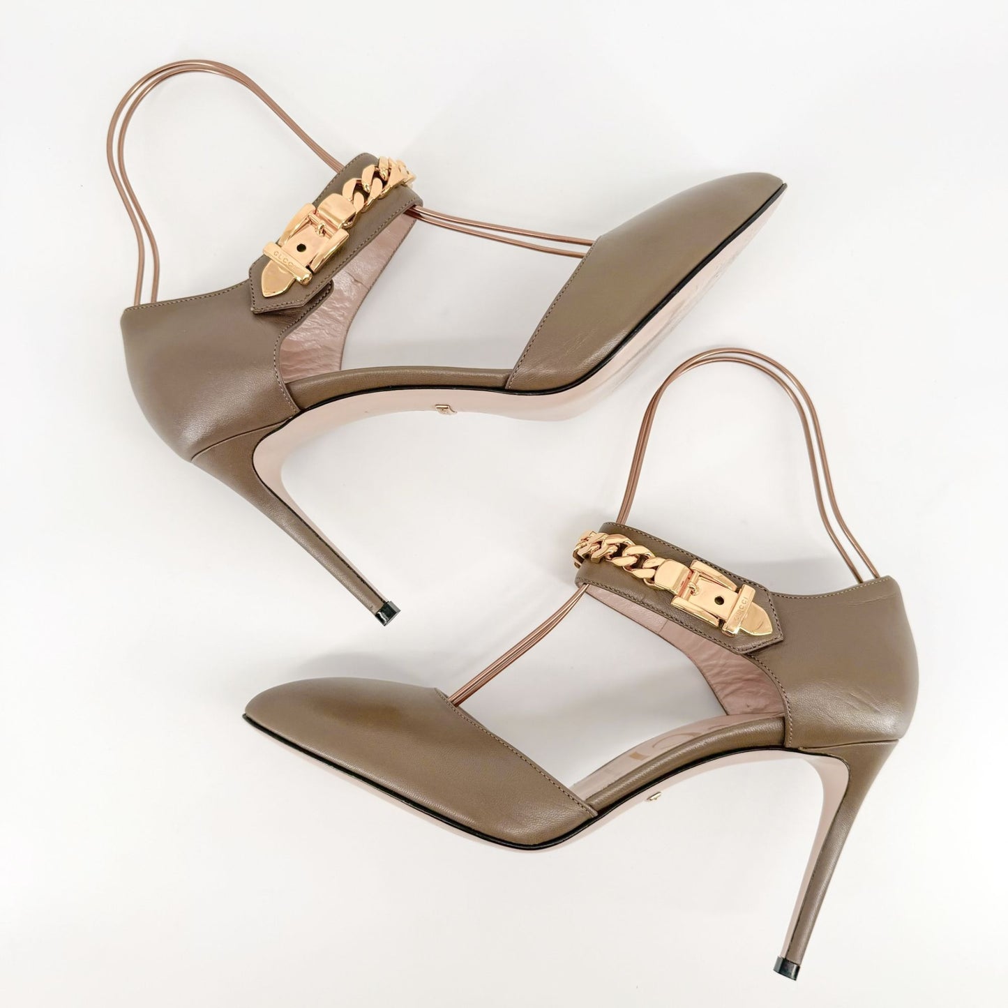 Gucci Sylvie Chain d'Orsay Pumps in Taupe Leather Size 40