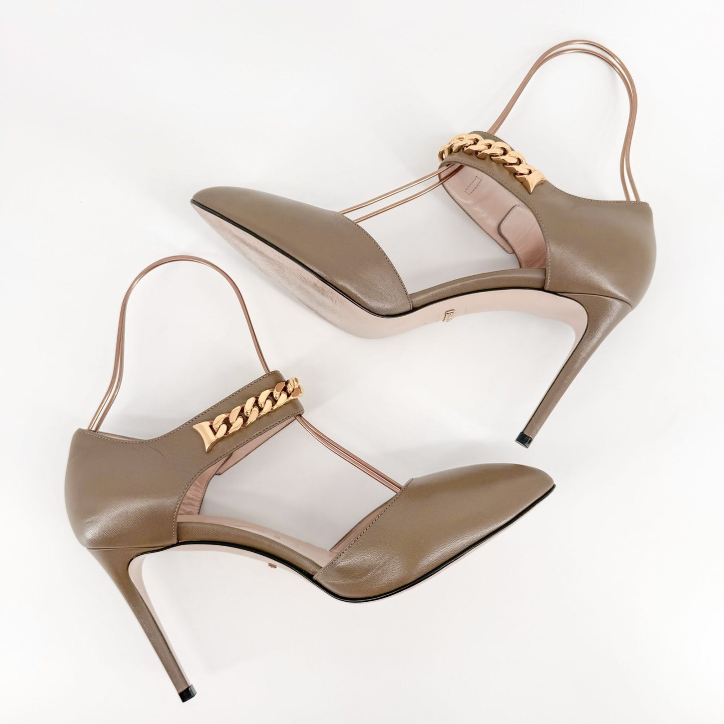Gucci Sylvie Chain d'Orsay Pumps in Taupe Leather Size 40