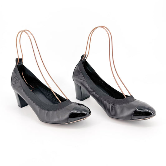Chanel Elastic Cap Toe CC Pumps in Black Leather Size 40