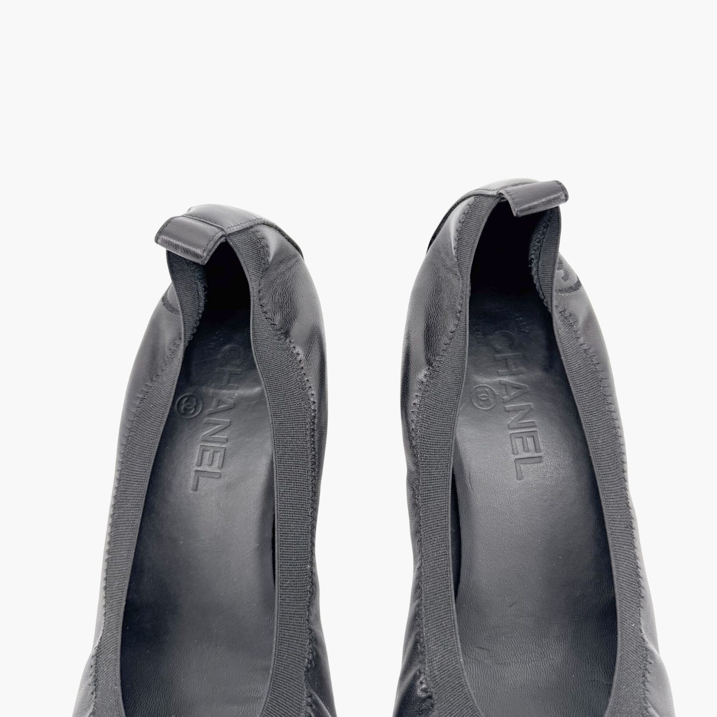 Chanel Elastic Cap Toe CC Pumps in Black Leather Size 40