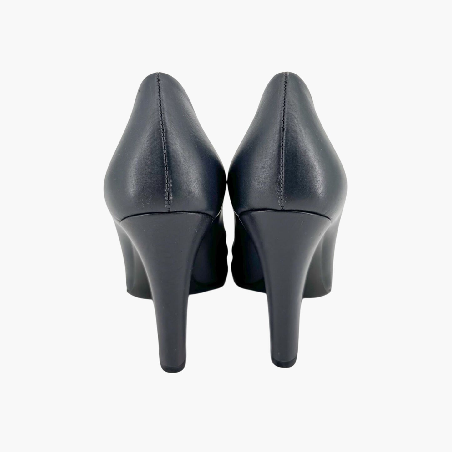 Gucci Chain Logo Pumps in Navy Blue Leather Size 37