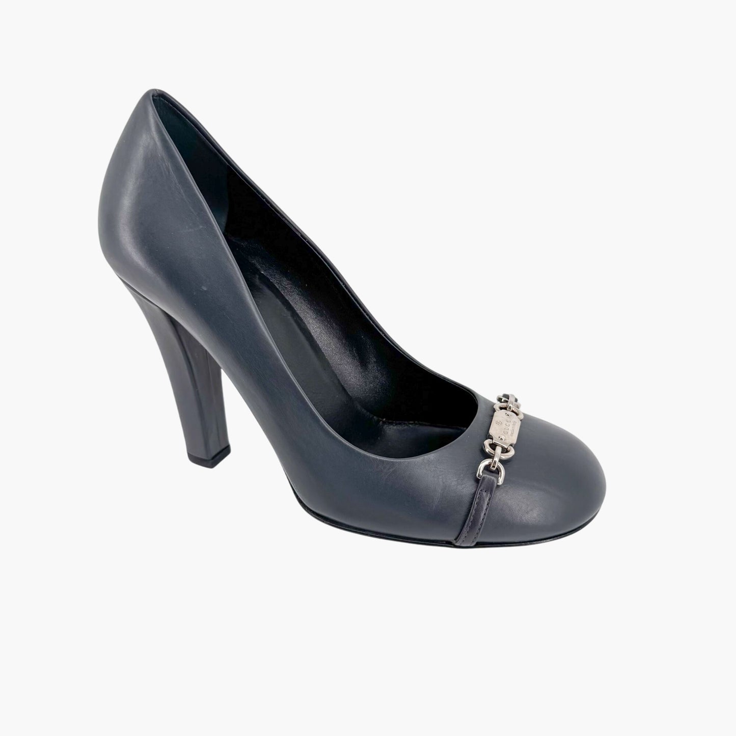 Gucci Chain Logo Pumps in Navy Blue Leather Size 37