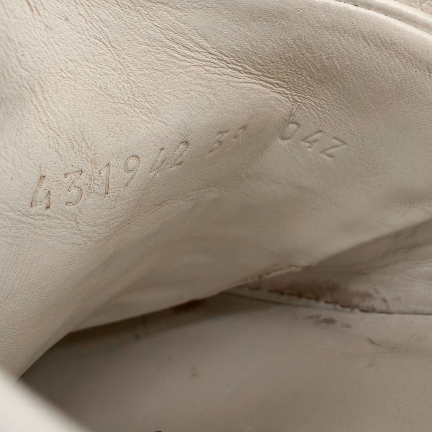 Gucci Ace Bee Embroidered Sneakers White Size 39