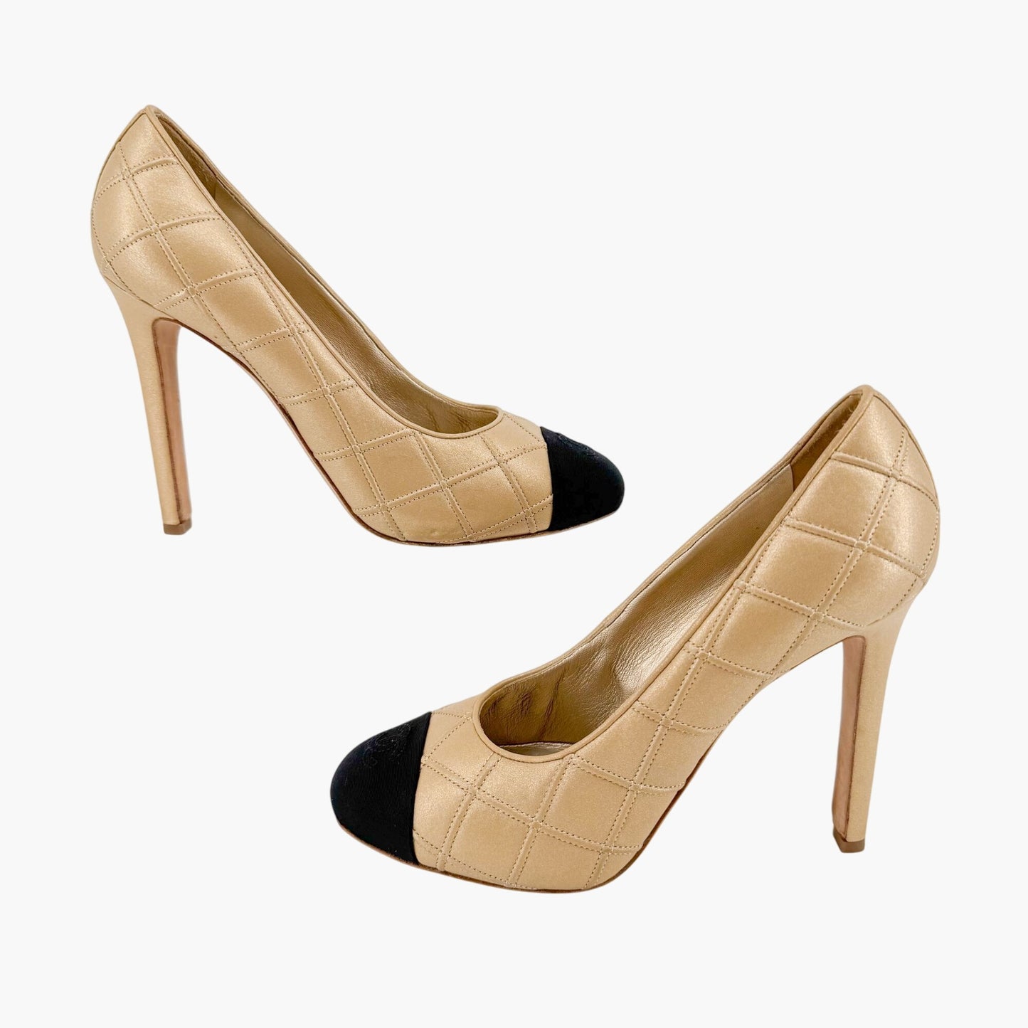Chanel CC Cap Toe Quilted Pumps in Gold Leather Size 39