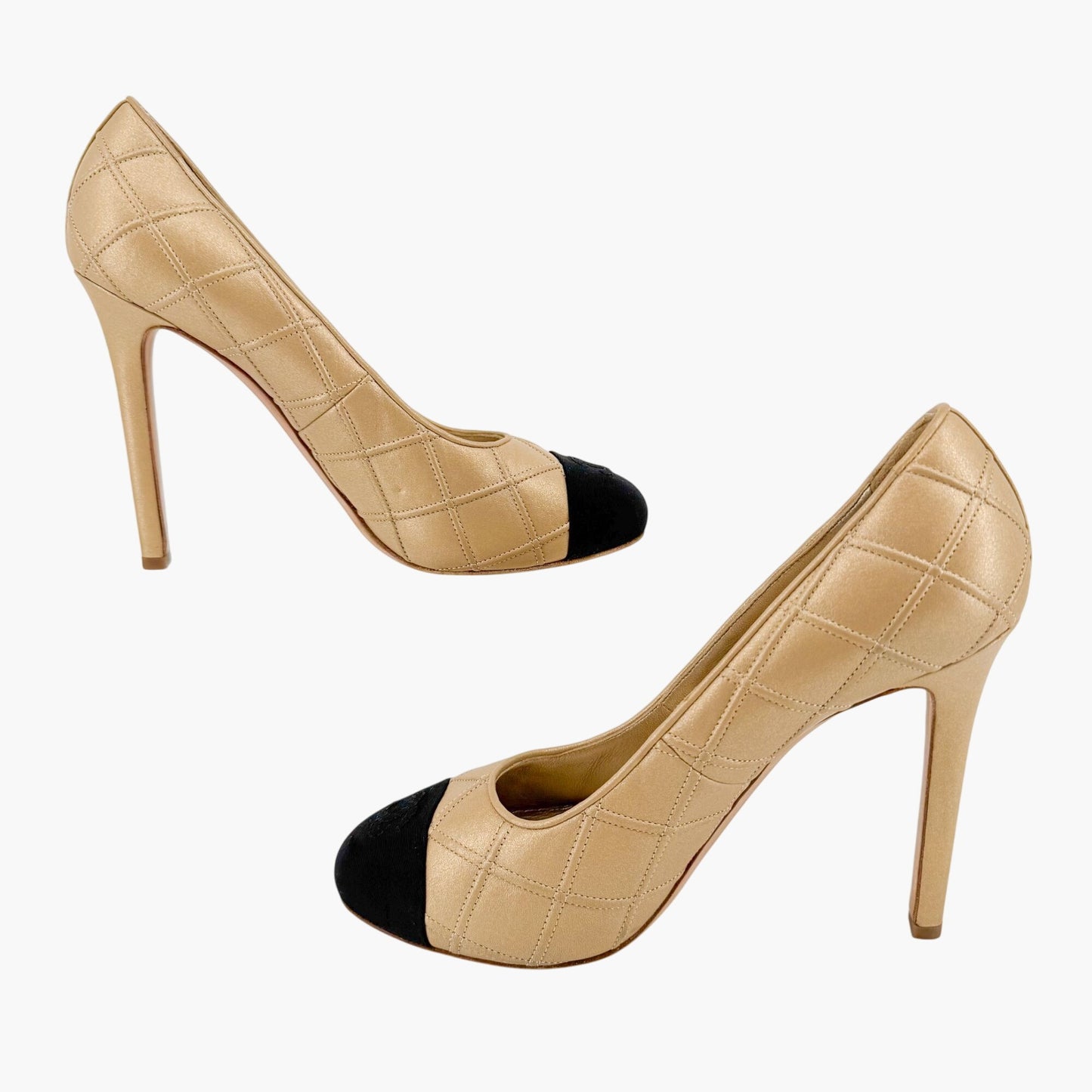 Chanel CC Cap Toe Quilted Pumps in Gold Leather Size 39