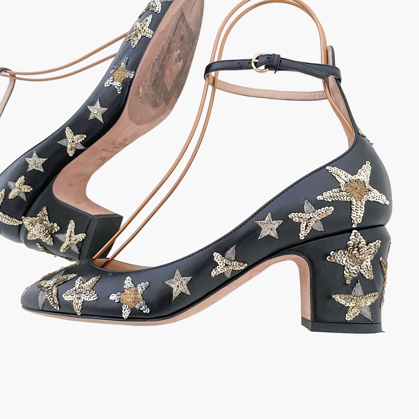 Valentino Garavani Tango Star-Embellished Leather Pumps in Black Size 36.5