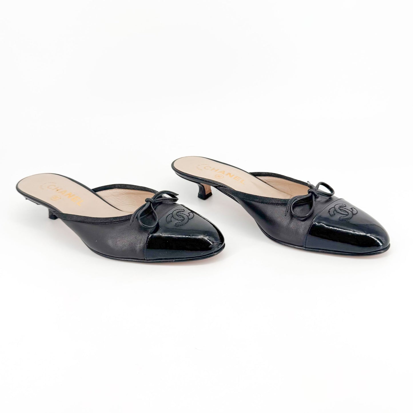 Chanel Vintage CC Cap Toe Kitten Heel Mules in Black Leather – Size 36.5