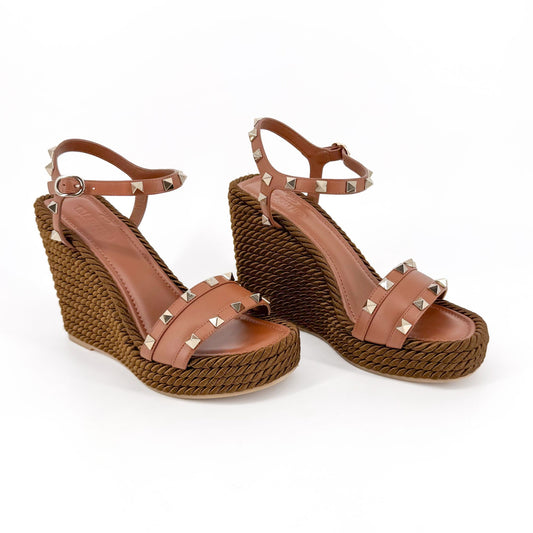 Valentino Garavani Rockstud Torchon Espadrille Wedge Sandals in Brown Leather – Size 38