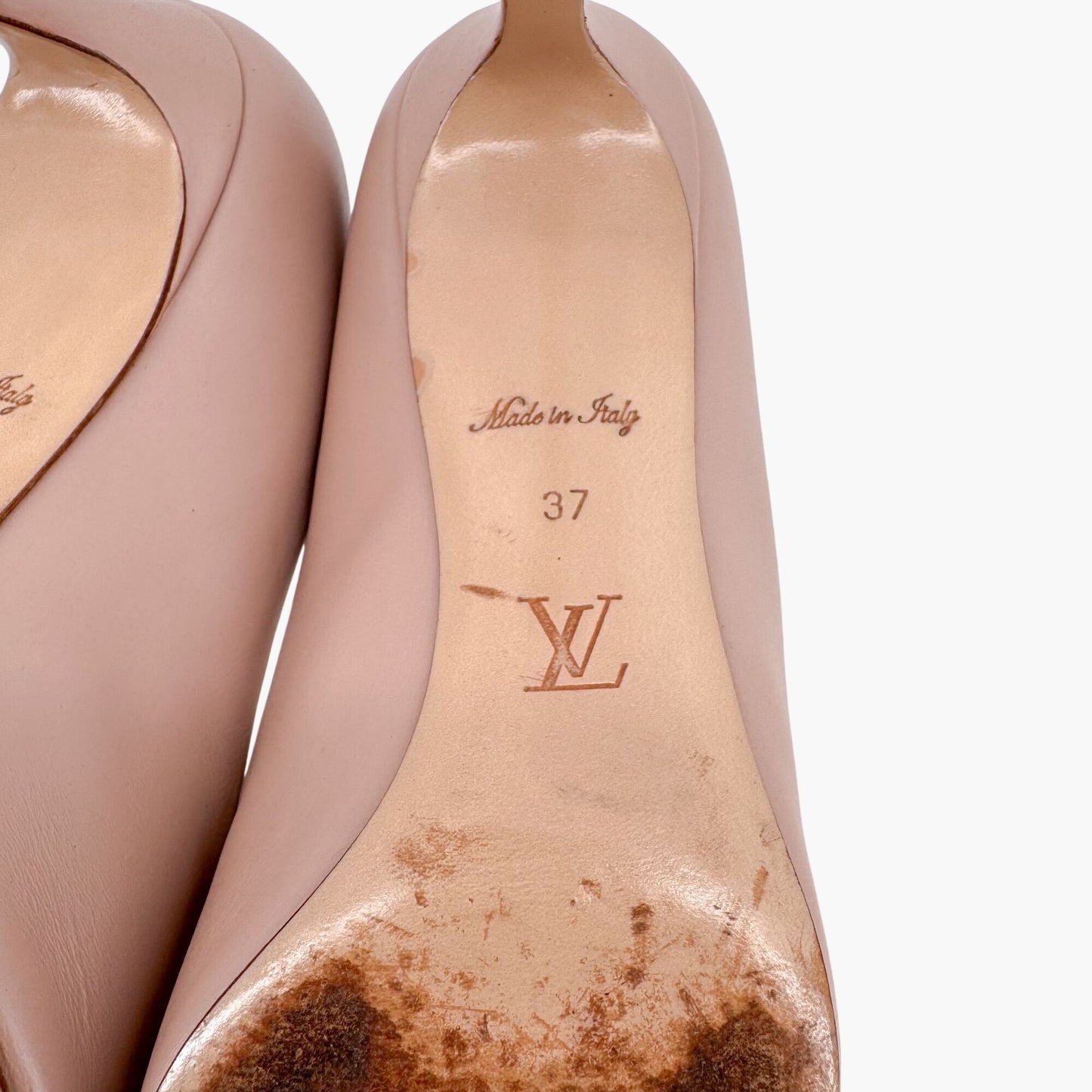 Louis Vuitton Heartbreaker Pumps in Beige Leather with Gold LV Logo – Size 37