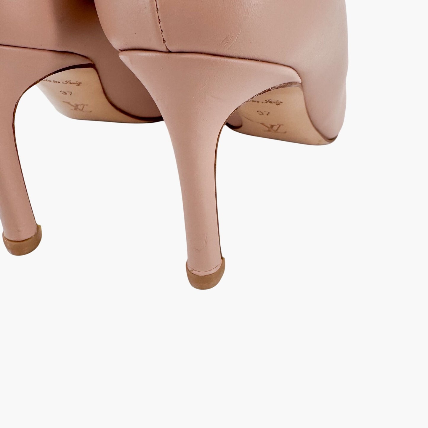 Louis Vuitton Heartbreaker Pumps in Beige Leather with Gold LV Logo – Size 37