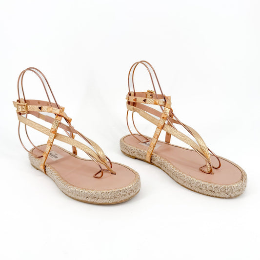 Valentino Garavani Rockstud Espadrille Thong Sandals in Metallic Gold Pebbled Leather Size 38