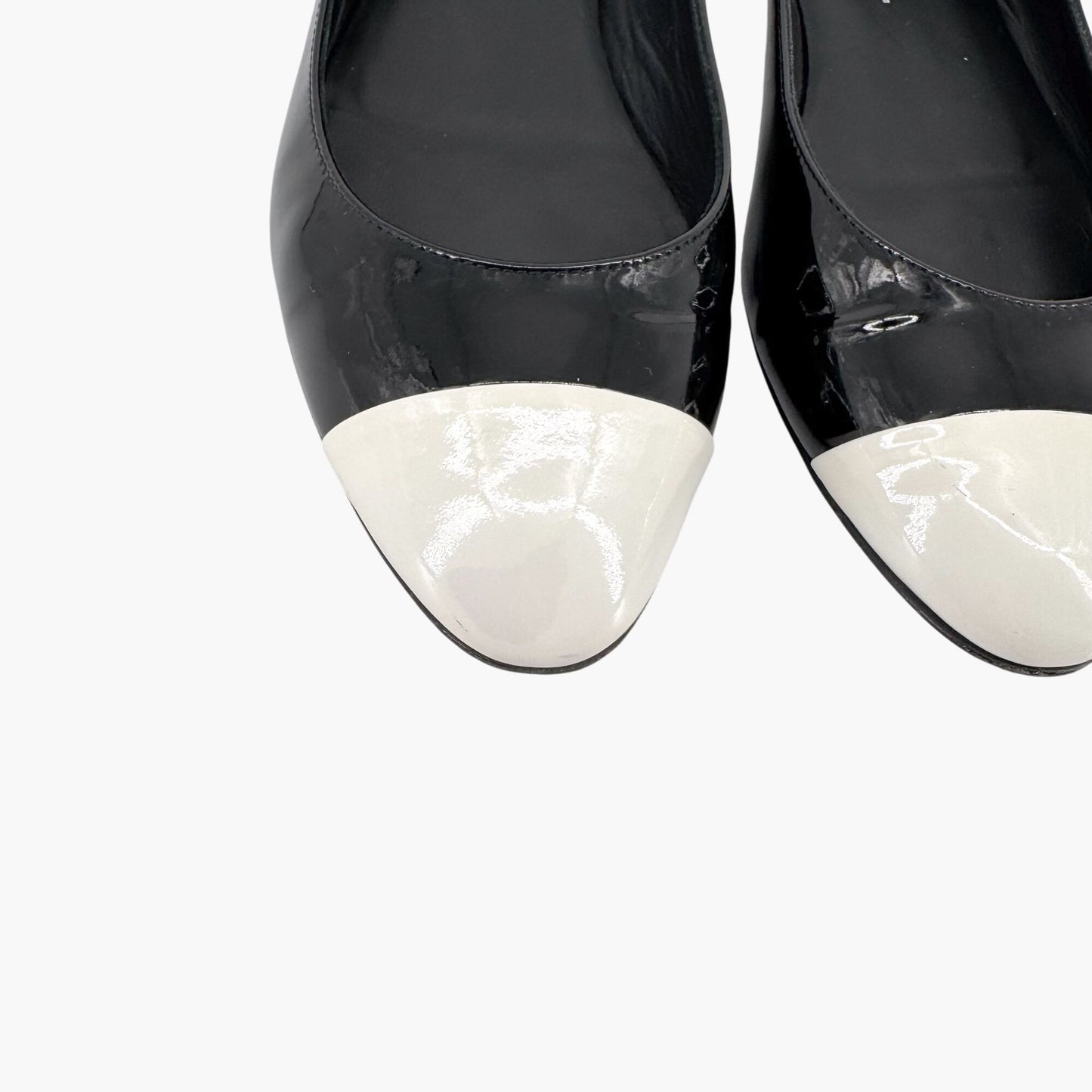 Chanel Cap Toe CC Ballet Flats in Black Patent Leather Size 38.5