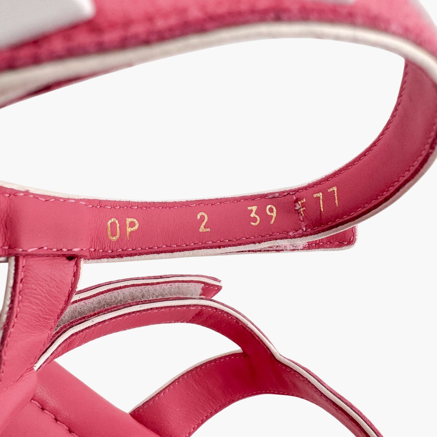 Valentino Garavani Free Rockstud Gladiator Sandals in Pink Suede – Size 39