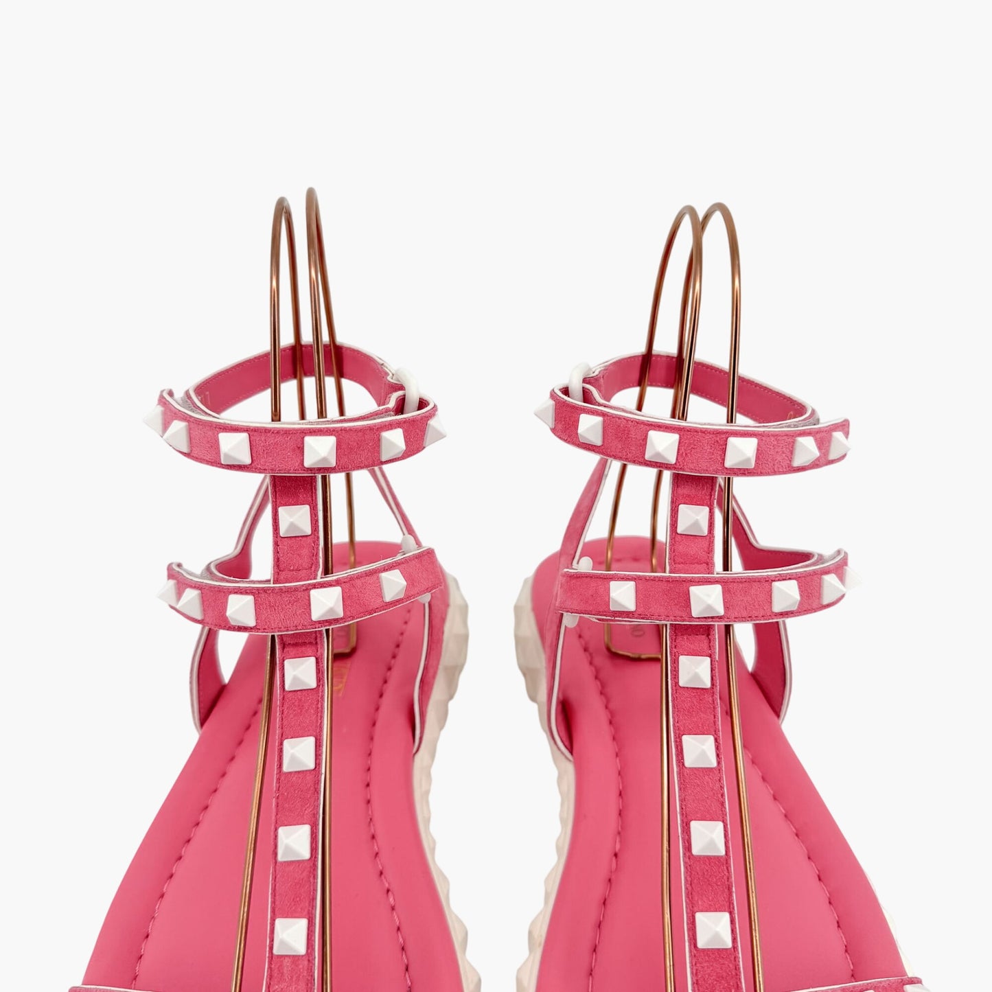 Valentino Garavani Free Rockstud Gladiator Sandals in Pink Suede – Size 39