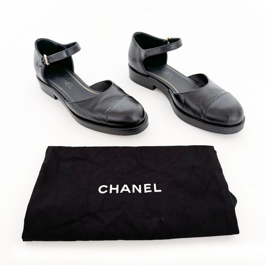 Chanel Cap Toe Mary Jane Flats in Black Leather Size 36.5