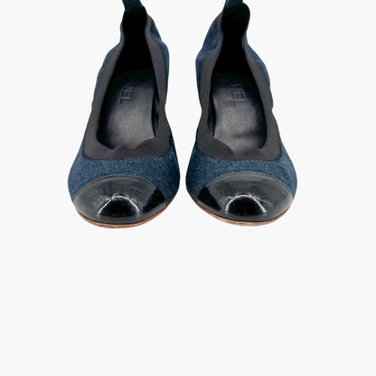 Chanel Elastic CC Cap Toe Pumps in Navy Denim & Patent Leather – Size 39