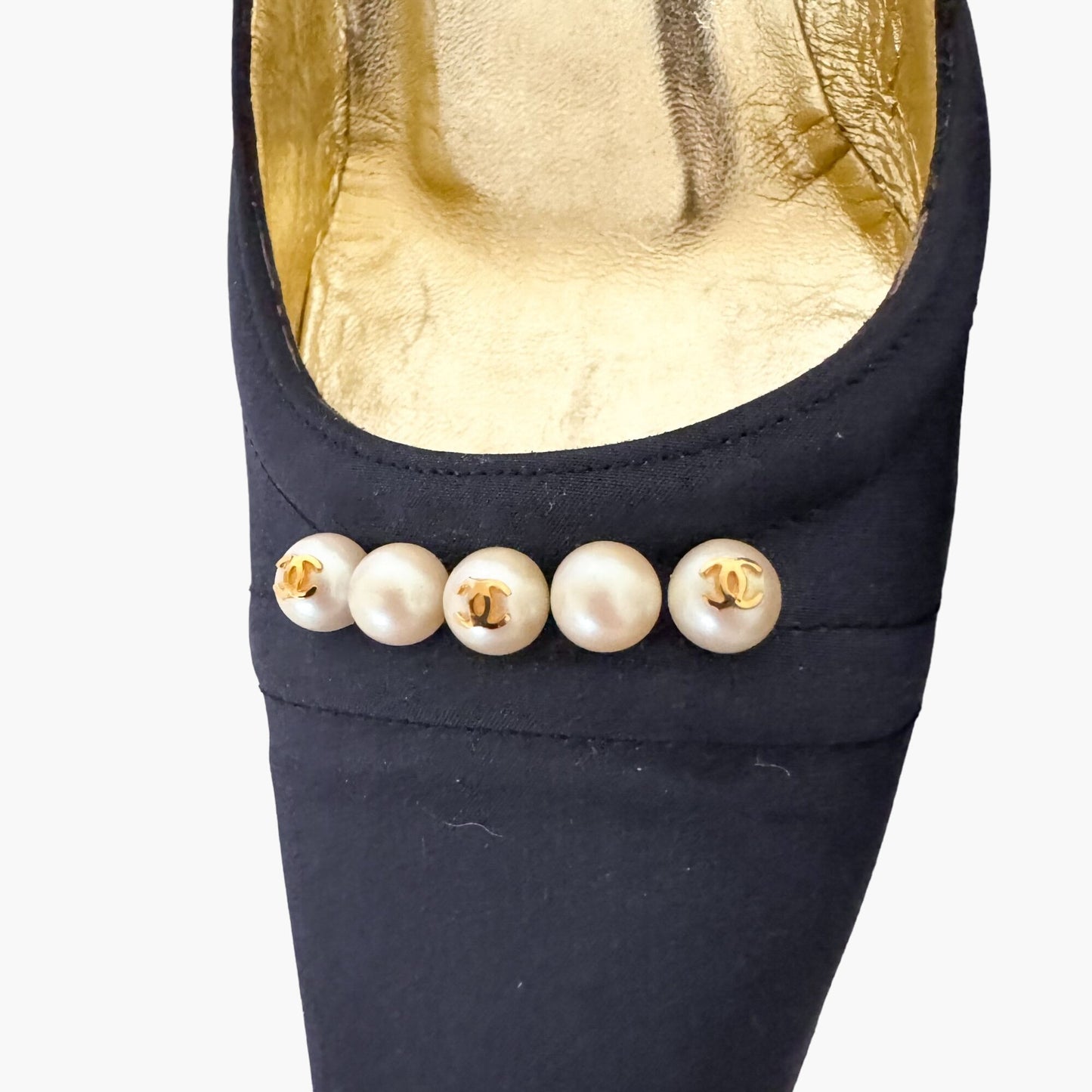 Chanel Vintage CC Pearl Pumps in Navy Blue Size 37.5