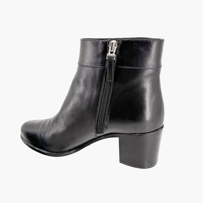 Fendi Stud Ankle Boots in Black Leather Size 38