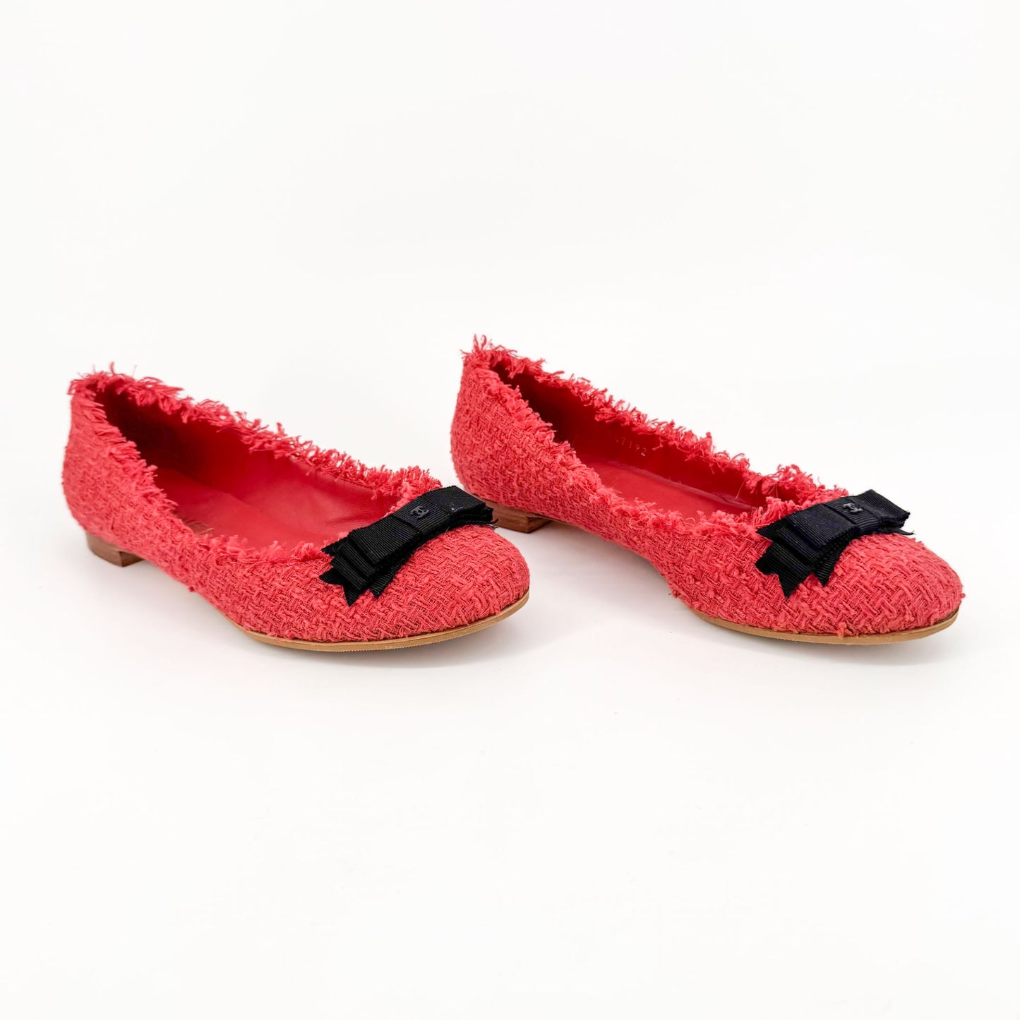 Chanel Chanel CC Bow Ballet Flats in Red Tweed Size 37
