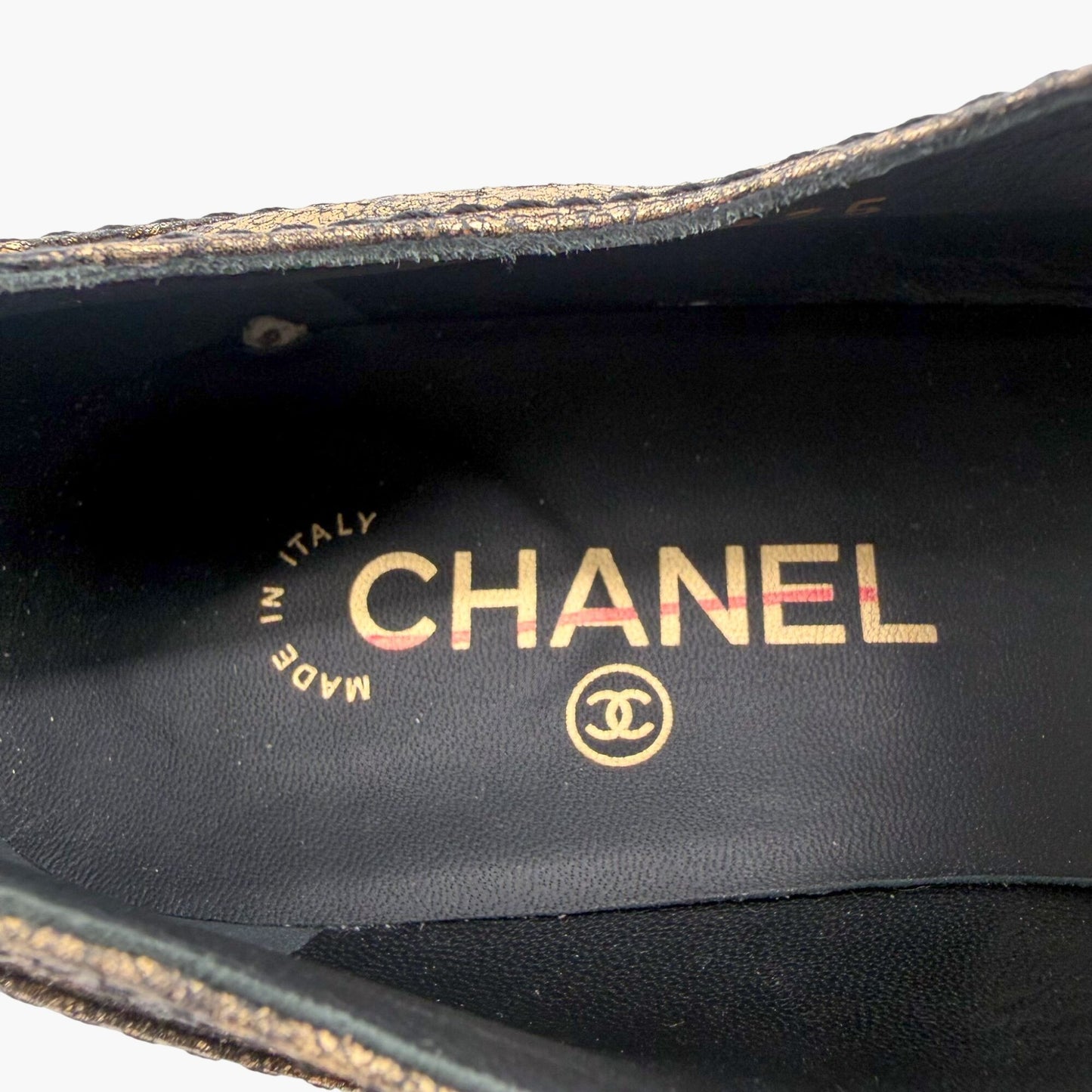 Chanel Pointed CC Oxford Shoes in Metallic Gold Leather Size 42
