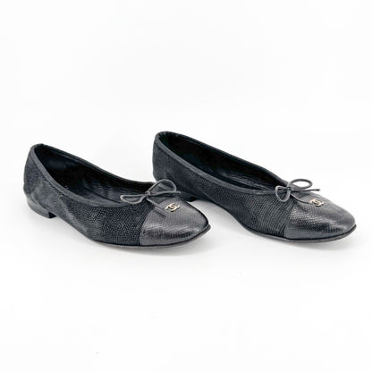 Chanel CC Cap Toe Ballet Flats in Black with Gold Leather Detail – Size 38.5