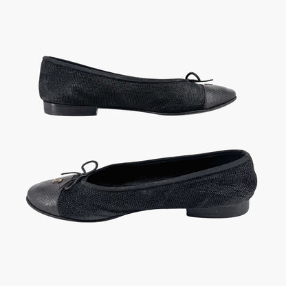 Chanel CC Cap Toe Ballet Flats in Black with Gold Leather Detail – Size 38.5